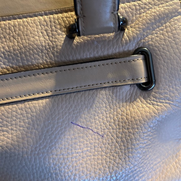 Coach Tan Rhyder - Picture 3 of 6